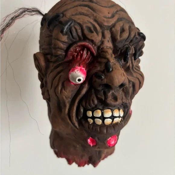 Spirit Halloween shrunken head hangging decoration - Picture 14 of 16
